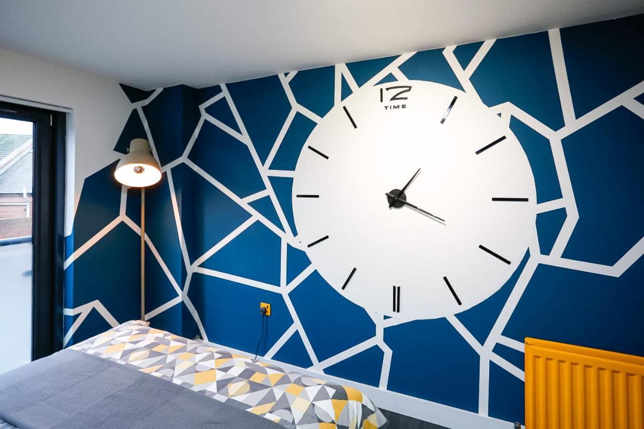 Funky City Apartment - Secure Parking - Wifi - Sleeps 6 - No Parties Belfast Extérieur photo