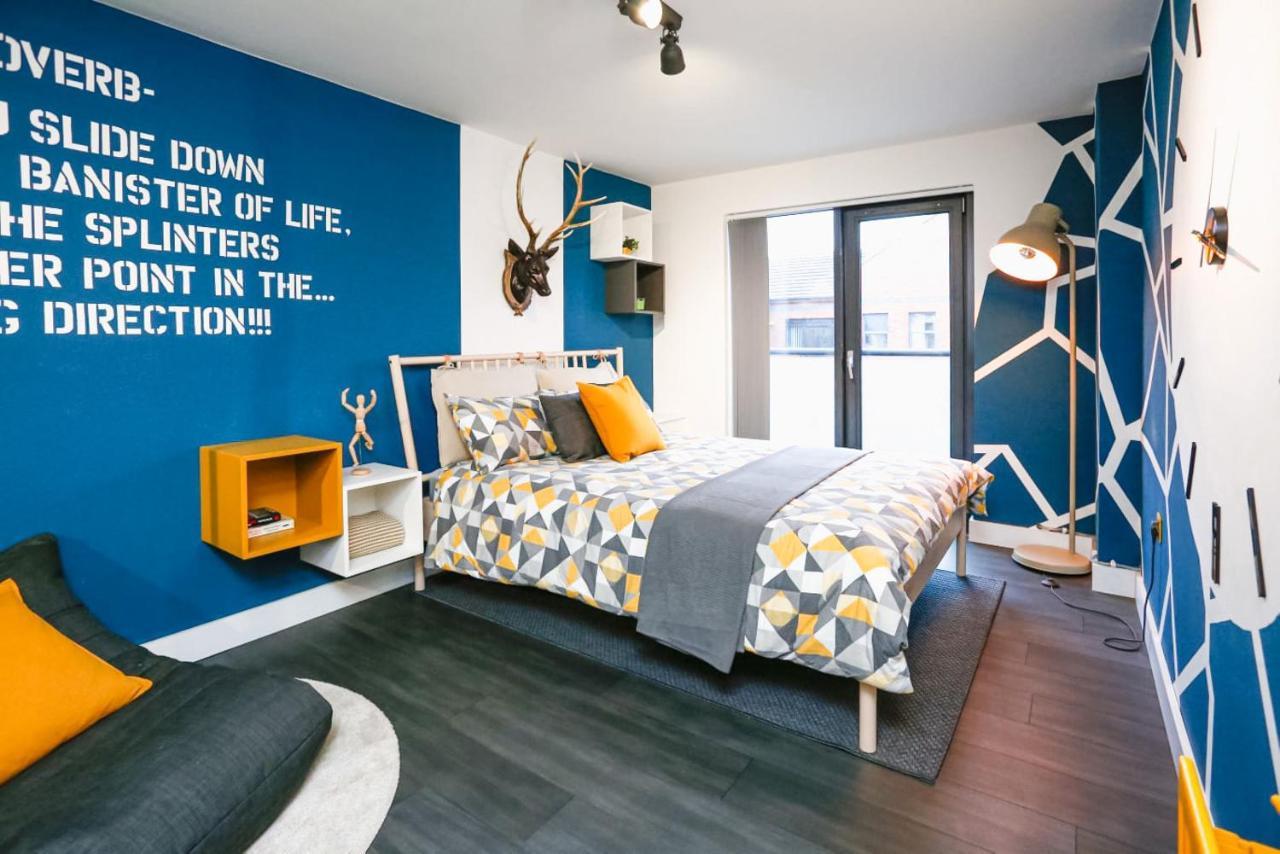 Funky City Apartment - Secure Parking - Wifi - Sleeps 6 - No Parties Belfast Extérieur photo