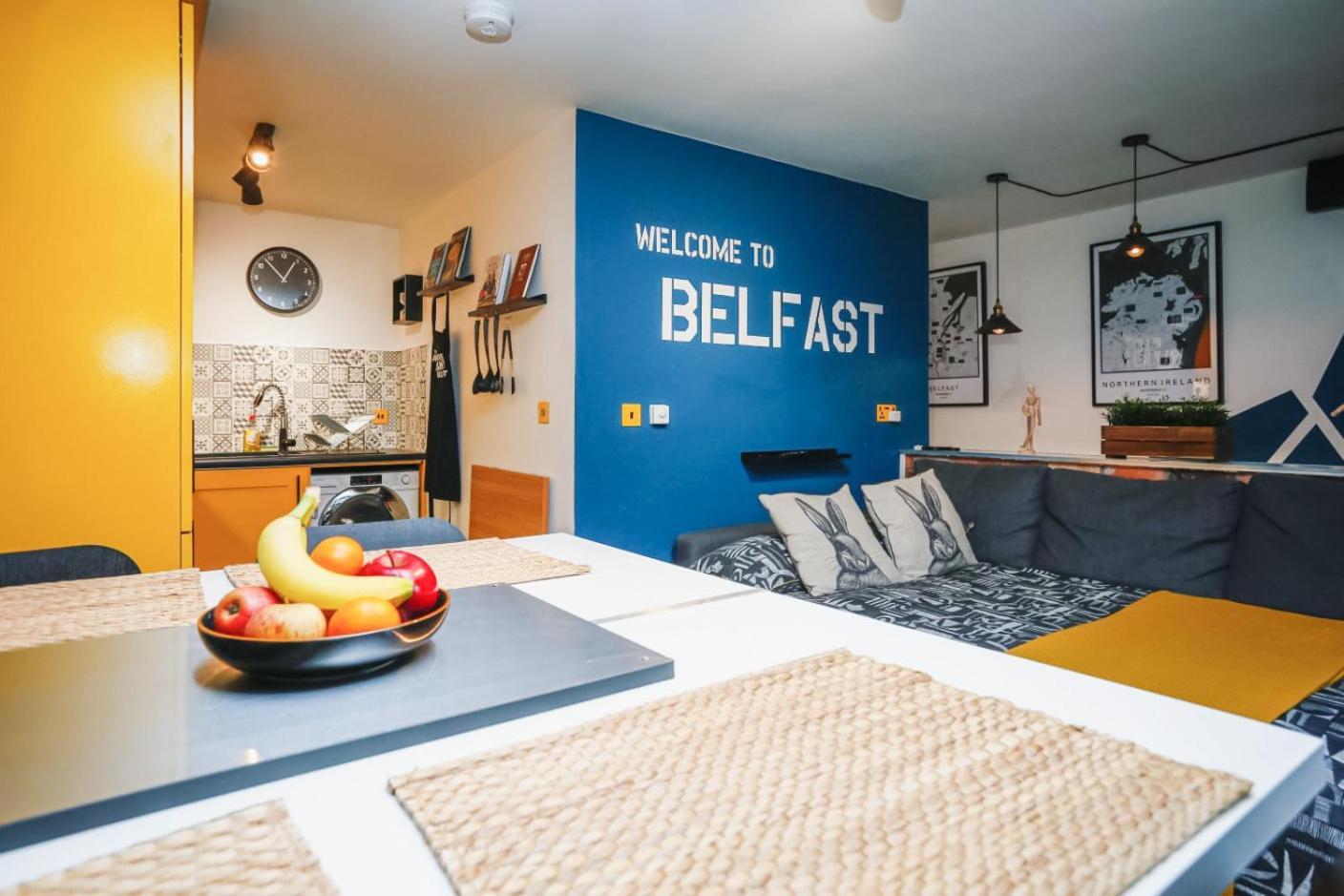Funky City Apartment - Secure Parking - Wifi - Sleeps 6 - No Parties Belfast Extérieur photo