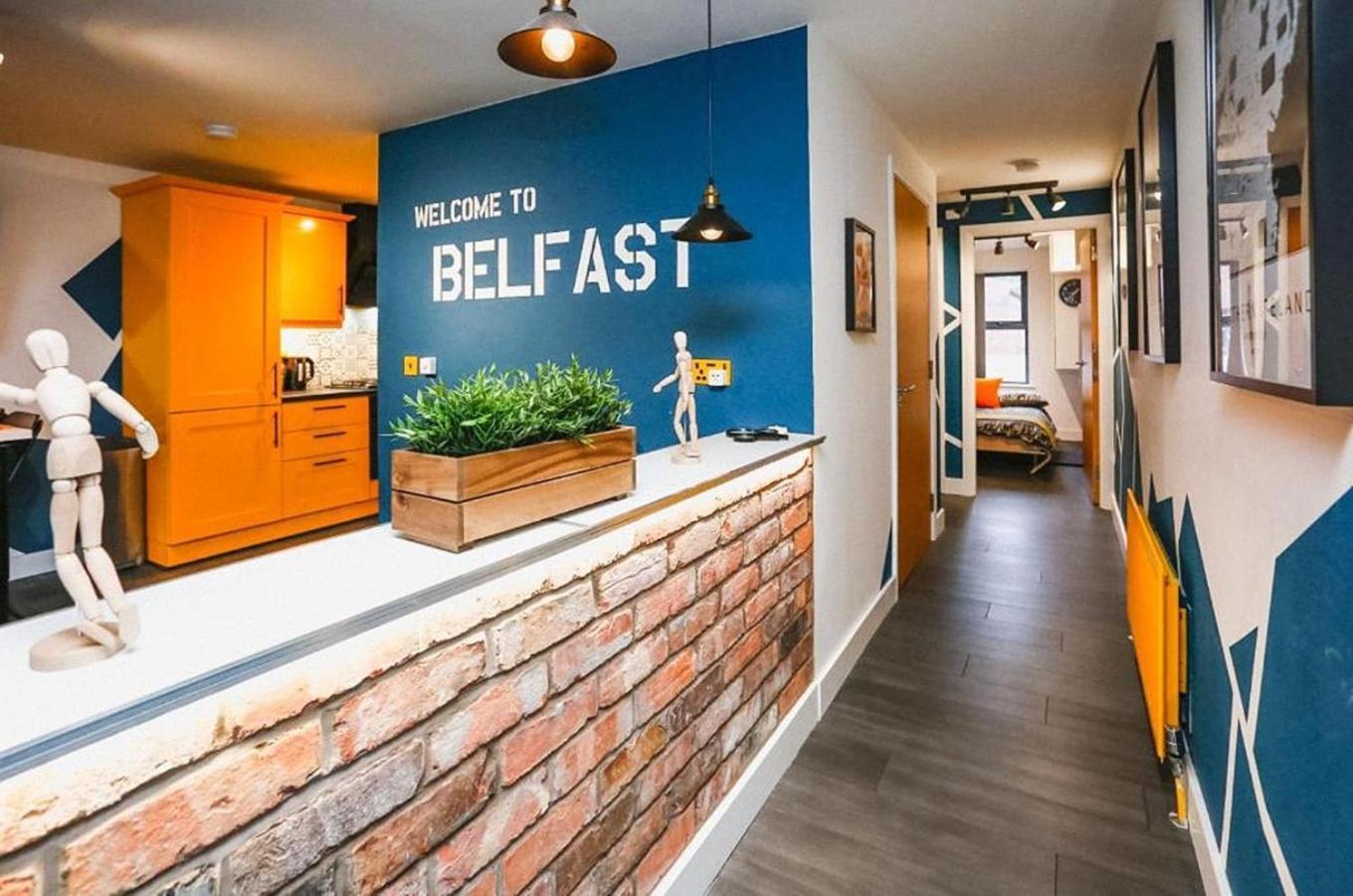 Funky City Apartment - Secure Parking - Wifi - Sleeps 6 - No Parties Belfast Extérieur photo