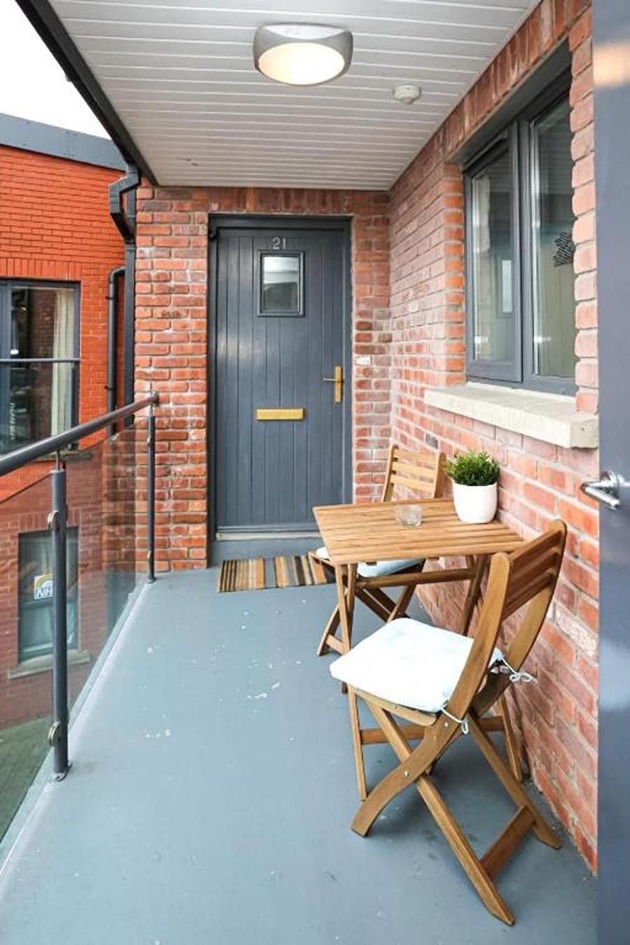 Funky City Apartment - Secure Parking - Wifi - Sleeps 6 - No Parties Belfast Extérieur photo
