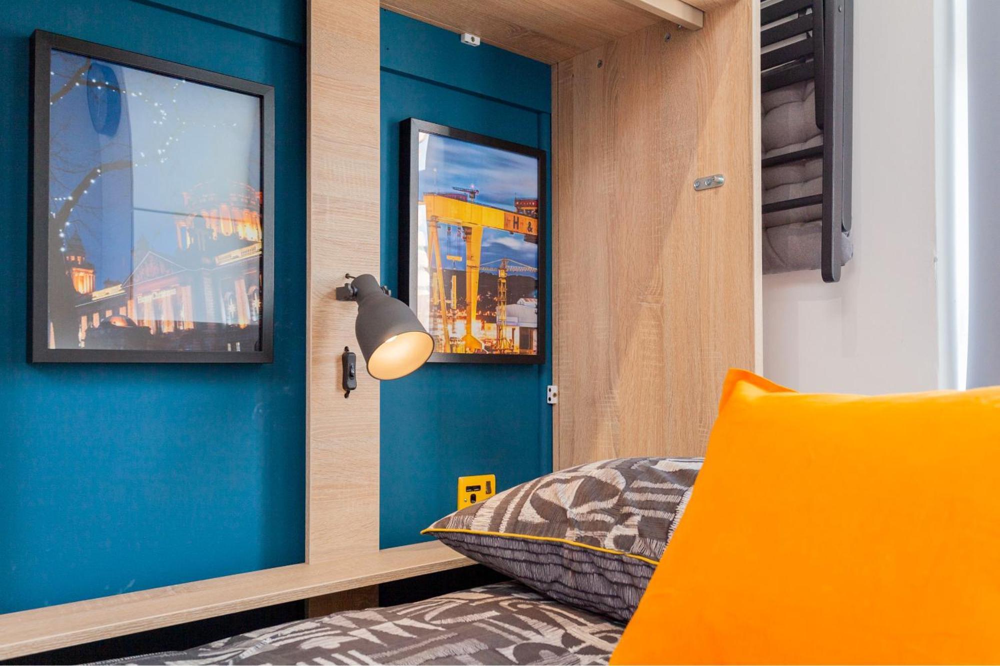Funky City Apartment - Secure Parking - Wifi - Sleeps 6 - No Parties Belfast Extérieur photo